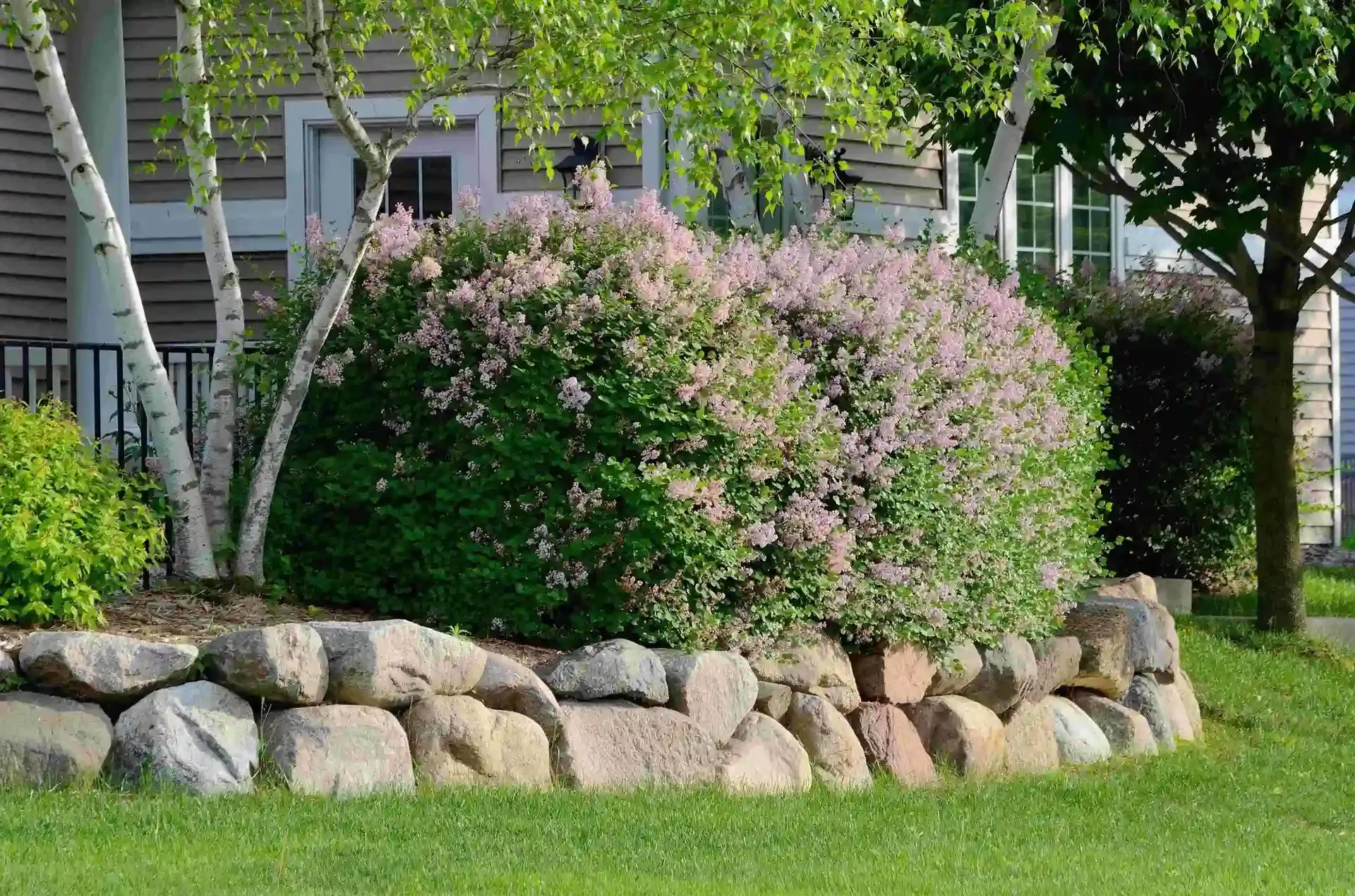 Retaining wall landscaping in Salem Oregon